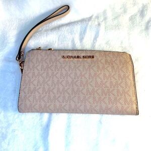 Michael Kors Jet Set Travel double Zip Wristlet